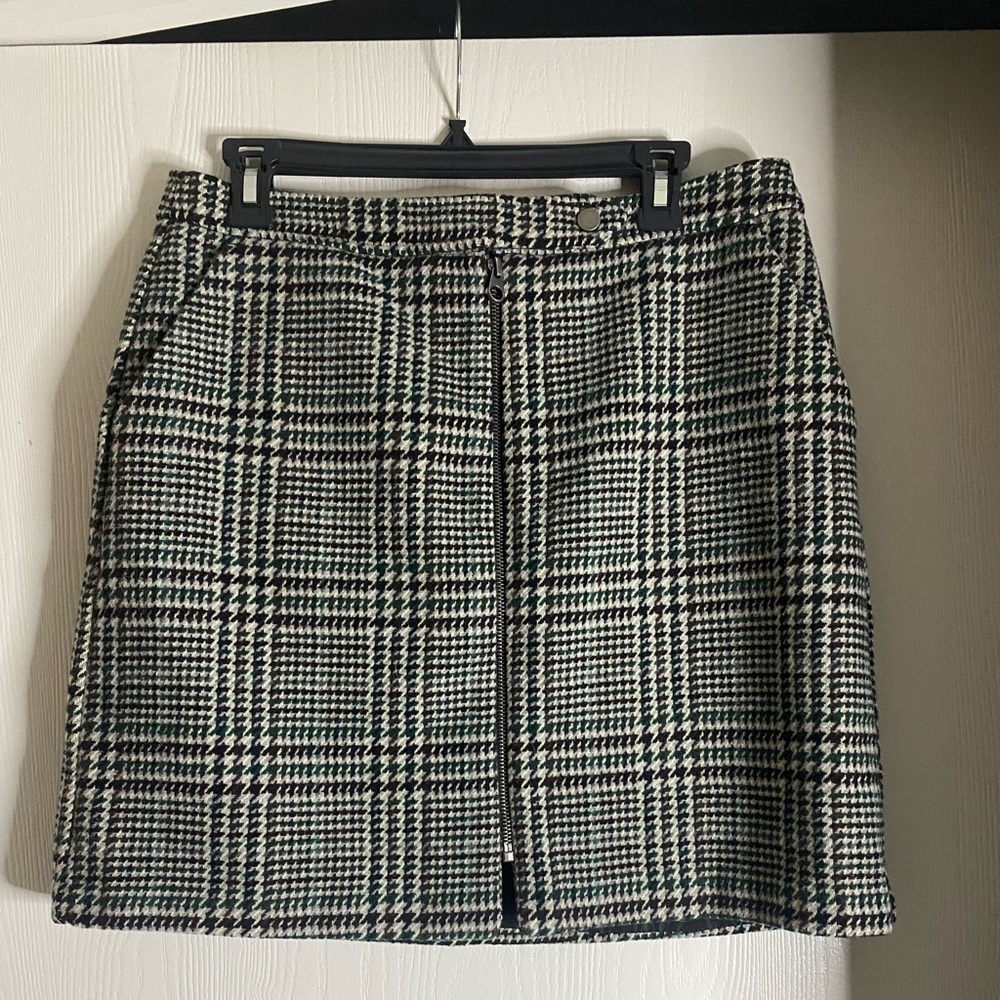 Vero Moda, High-waisted Short Wool skirt, Houndstooth, w/ pockets, EU Large